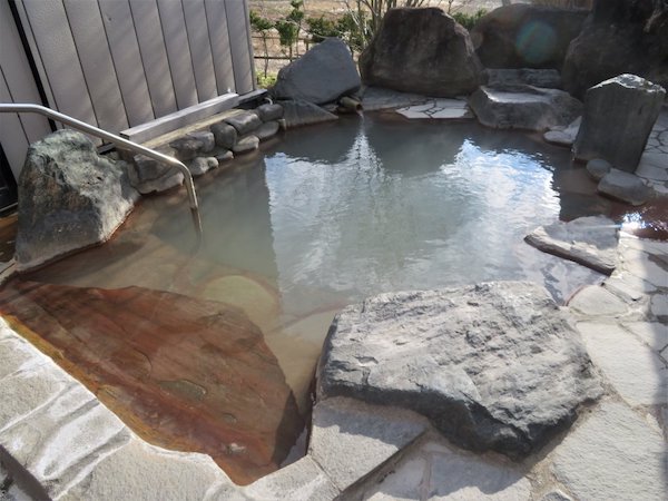 鷲倉温泉 高原旅館の露天大浴場